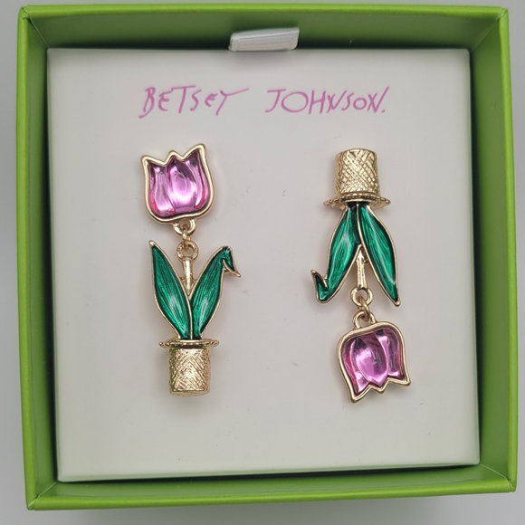 Betsey Johnson Tulip Mismatched Stud Earrings - Picture 3 of 5
